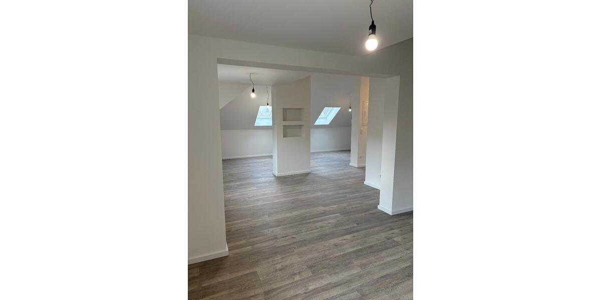 Dachgeschoßwohnung Berlin Reinickendorf - 2 Zimmer, 70 m&sup2;, 1.195&euro; | Angebot:26700284