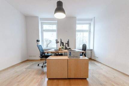Büro zur Untermiete: 25 m² separater Raum mit Gemeinschaftsflächen - All-in-Miete zimmer