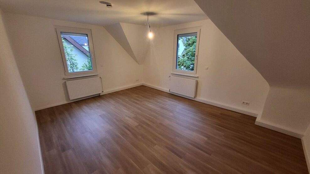 Sanierte Dachgeschosswohnung 3 zimmer
