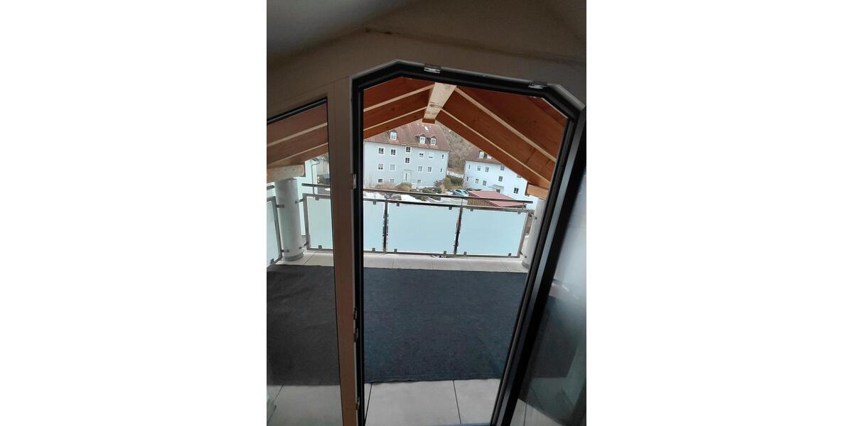 Dachgeschoßwohnung Mainburg - 4 Zimmer, 100 m&sup2;, 1.490&euro; | Angebot:24852106