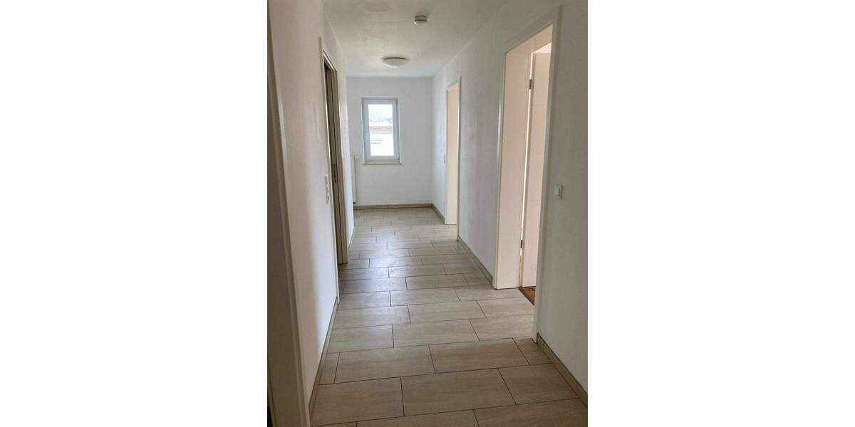 Etagenwohnung Deggendorf - 3 Zimmer, 99 m&sup2;, 950&euro; | Angebot:25690409