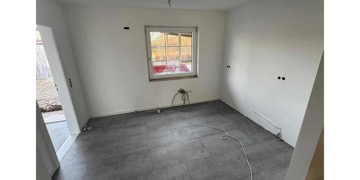 Dachgeschoßwohnung Westerstede - 2.5 Zimmer, 120 m&sup2;, 1.200&euro; | Angebot:24576326