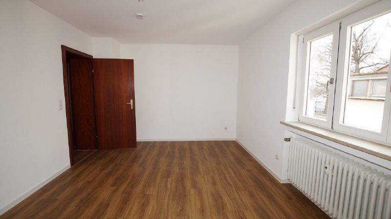 Etagenwohnung Straubing - 4 Zimmer, 103 m&sup2;, 700&euro; | Angebot:25899565