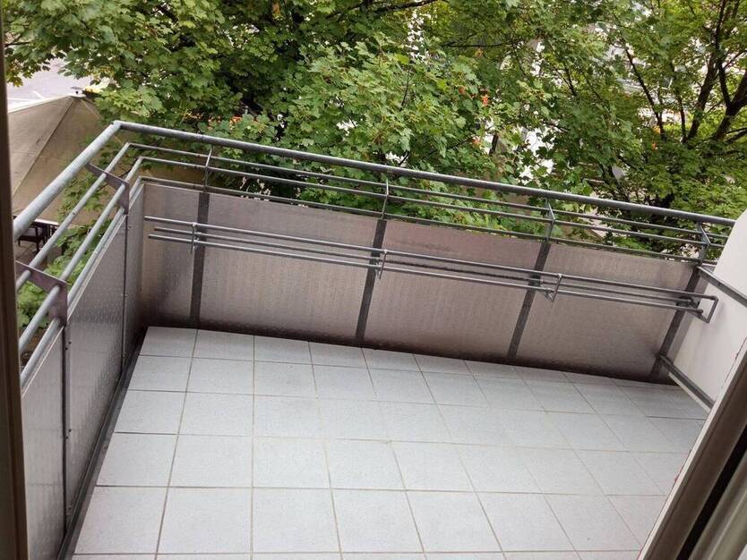 Schöne 2,5 Zimmerwohnung mit Balkon