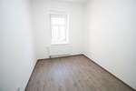 kleine 4-Zi-Whg mit BALKON- Laminat, separate Küche, Wanne+Dusche 4 zimmer