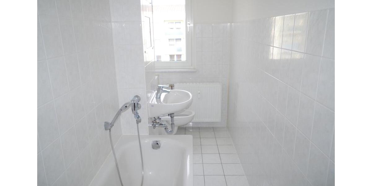 Etagenwohnung Saalfeld (Saale) - 2 Zimmer, 47 m&sup2;, 266&euro; | Angebot:26476629