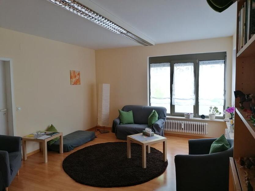 schöne helle Praxisräume zur Untermiete