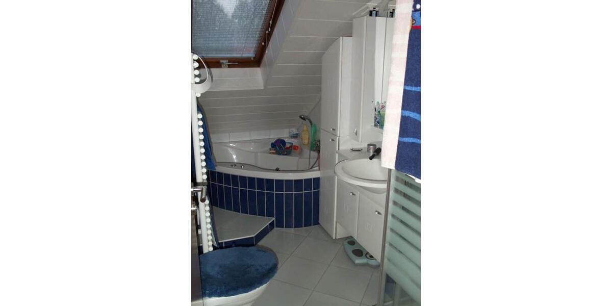 Dachgeschoßwohnung Großrinderfeld - 4 Zimmer, 105 m&sup2;, 680&euro; | Angebot:25990828