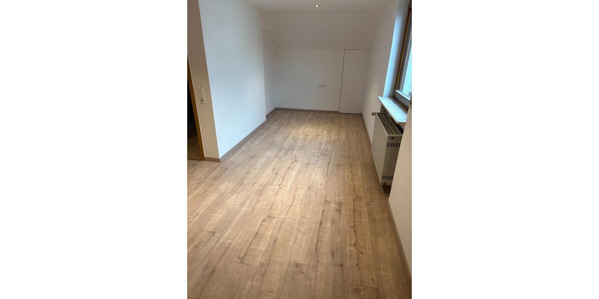 Dachgeschoßwohnung Giengen an der Brenz - 3 Zimmer, 90 m&sup2;, 950&euro; | Angebot:26222363