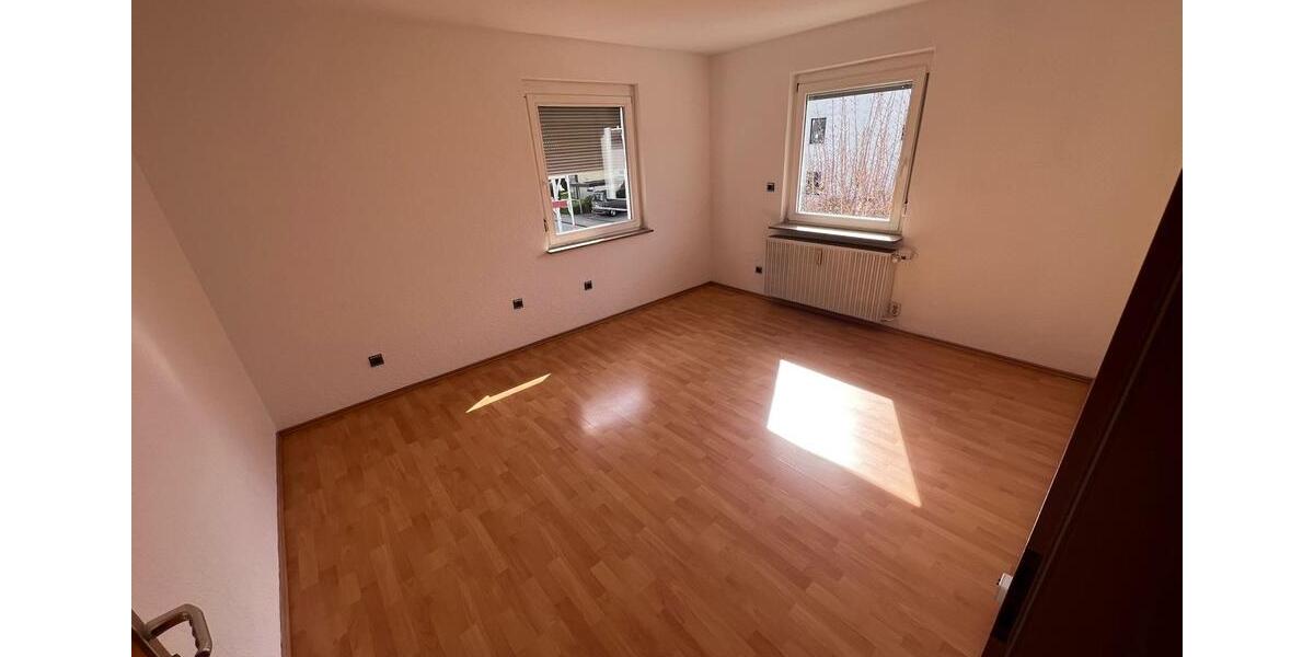 Etagenwohnung Fellbach Oeffingen - 3 Zimmer, 80 m&sup2;, 1.400&euro; | Angebot:26045333
