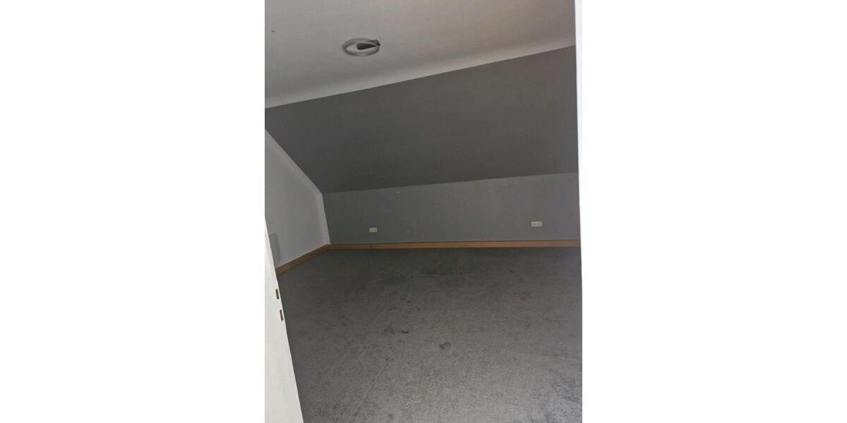 Dachgeschoßwohnung Nordstemmen - 3 Zimmer, 82 m&sup2;, 850&euro; | Angebot:24373728