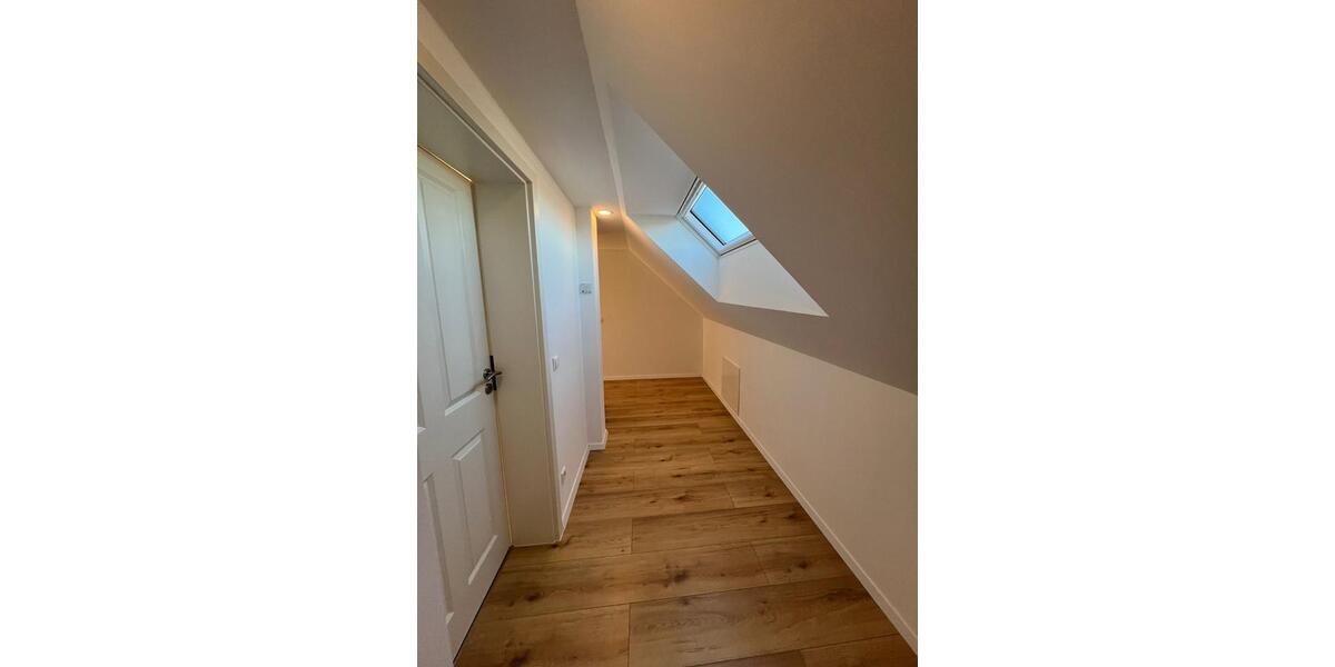 Dachgeschoßwohnung Schkeuditz - 3 Zimmer, 124 m&sup2;, 1.302&euro; | Angebot:25414642