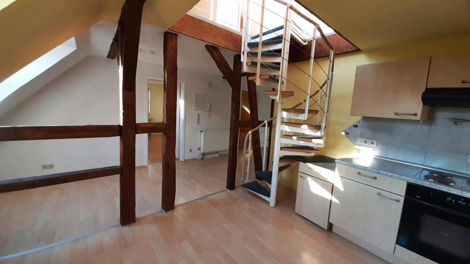 Dachgeschoßwohnung Berghülen - 3 Zimmer, 81 m&sup2;, 930&euro; | Angebot:26447033