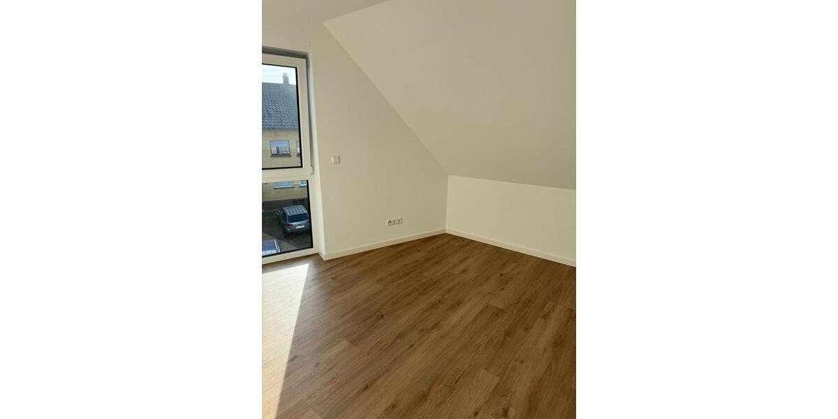 NEUBAU: Schöne 3-Zimmer DG Wohnung in Bietigheim zu vermieten 3 zimmer