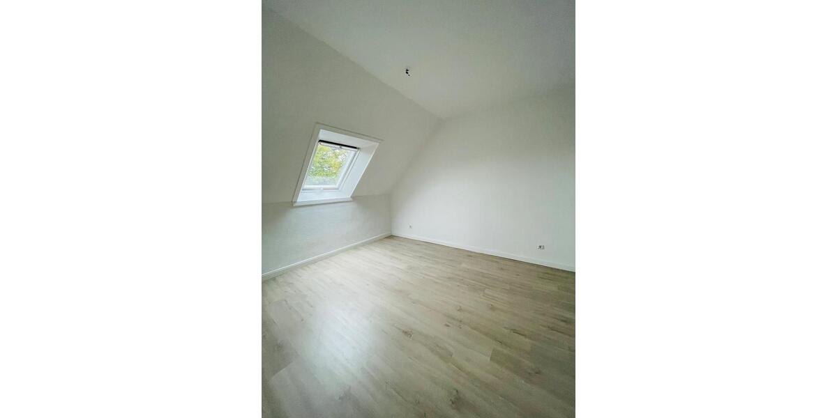 Etagenwohnung Hemmoor - 4 Zimmer, 107 m&sup2;, 925&euro; | Angebot:24837775