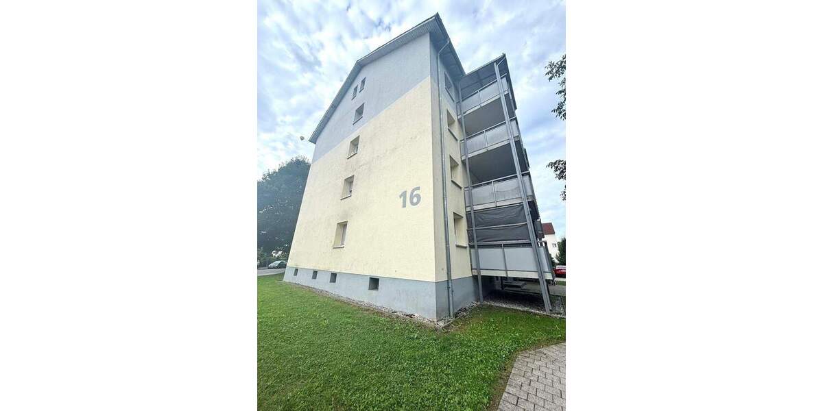 Etagenwohnung Singen (Hohentwiel) Singen - 4 Zimmer, 111 m&sup2;, 1.260&euro; | Angebot:25677101