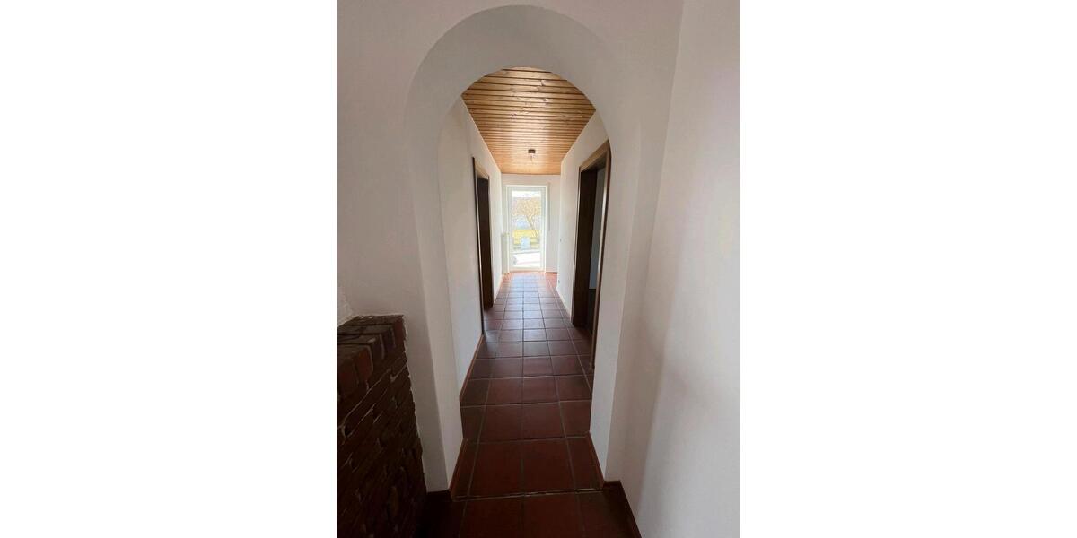 Hochparterre Bruckberg - 5 Zimmer, 120 m&sup2;, 1.200&euro; | Angebot:26444208