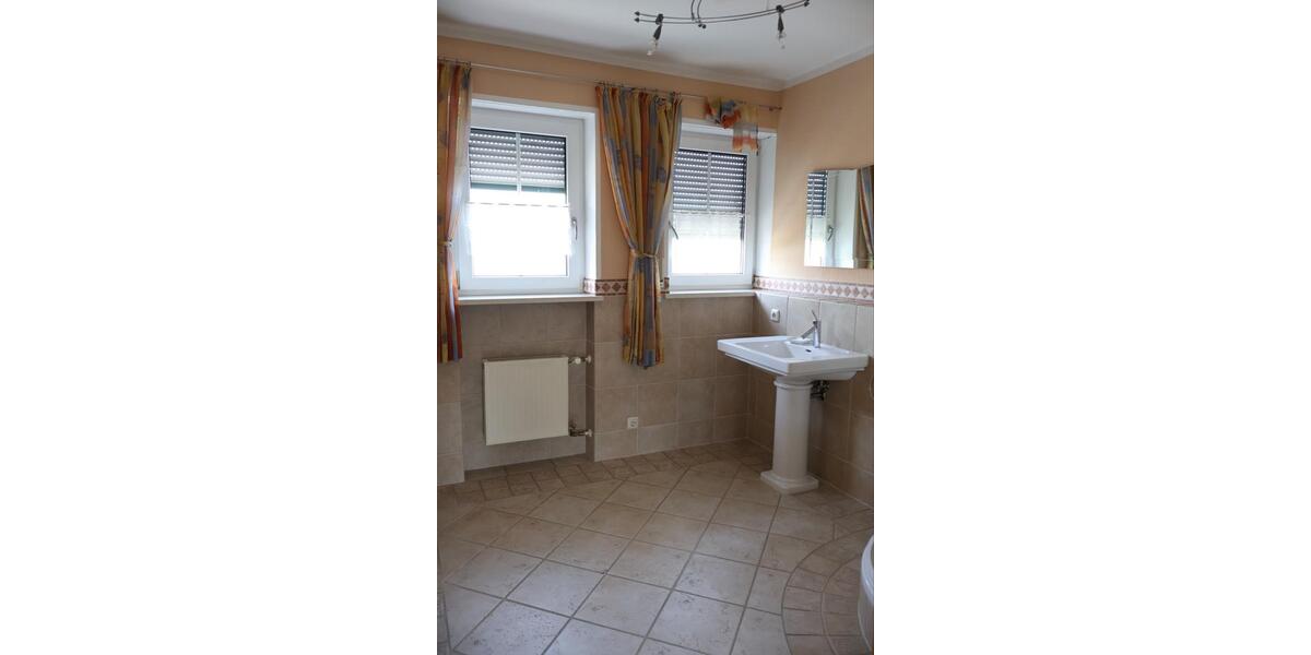 Reihenhaus Taufkirchen (Vils) - 6 Zimmer, 140 m&sup2;, 1.500&euro; | Angebot:26205858