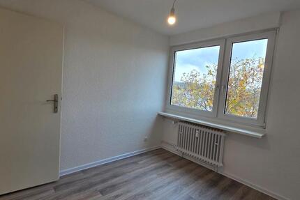 Wohnung Kaiserslautern - 4 Zimmer, 68 m&sup2;, 581&euro; | Angebot:23408700