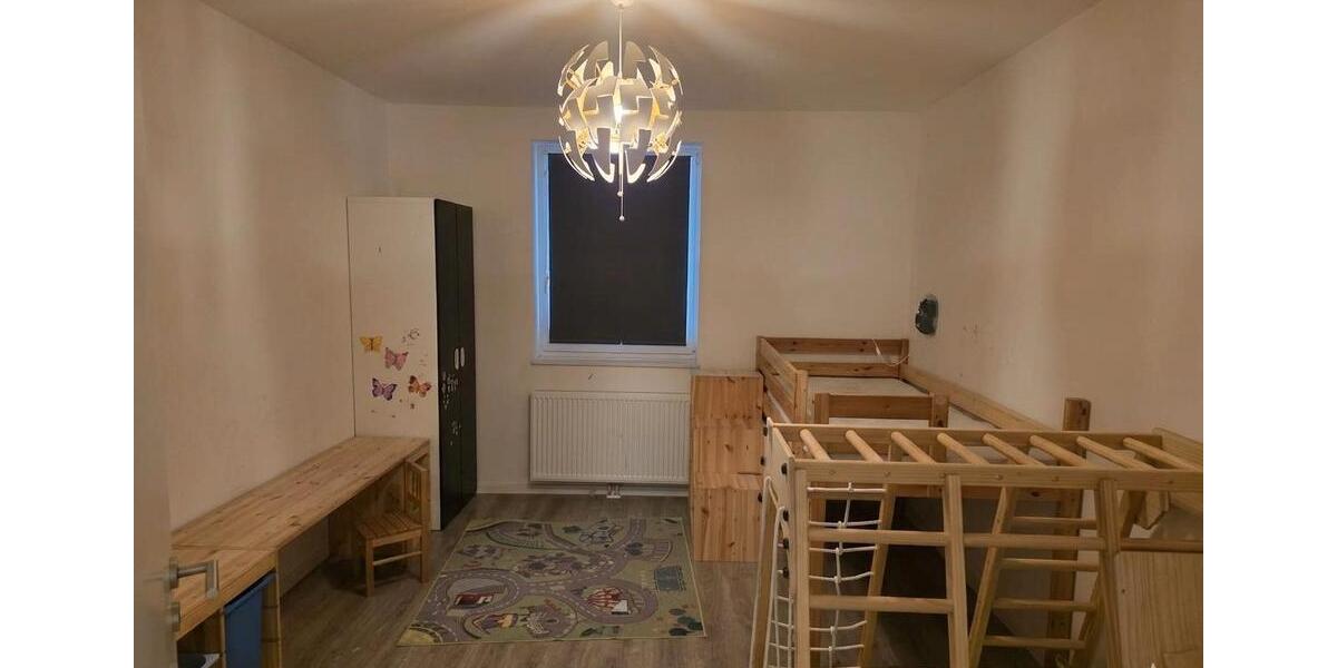 Hochparterre Merseburg - 5 Zimmer, 122 m&sup2;, 1.100&euro; | Angebot:26567418