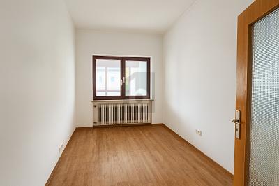 ZENTRALE LAGE MIT TOP-ANBINDUNG - Gewerbeobjekt Puchheim | Angebot:26176166