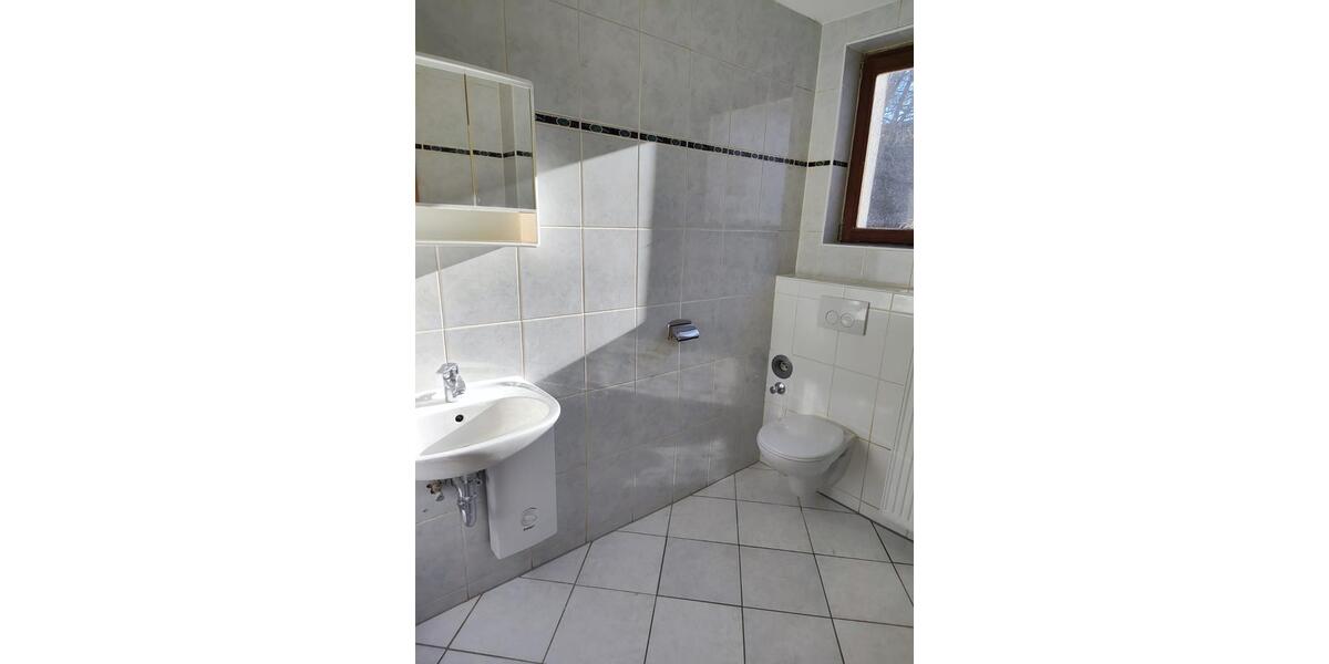 Etagenwohnung Hettstedt - 3 Zimmer, 96 m&sup2;, 500&euro; | Angebot:25710695