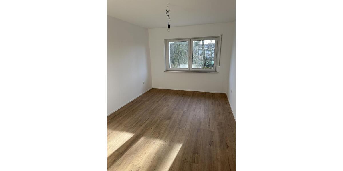 Etagenwohnung Schwebheim - 5 Zimmer, 102 m&sup2;, 1.250&euro; | Angebot:26039163