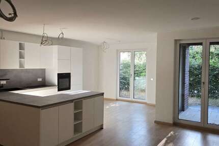 Wohnung Düsseldorf Flehe - 3 Zimmer, 107 m&sup2;, 2.100&euro; | Angebot:27032337