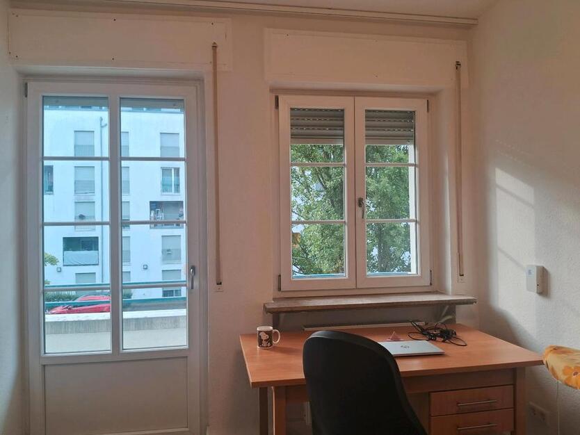 Short term Student Friendly Room Available