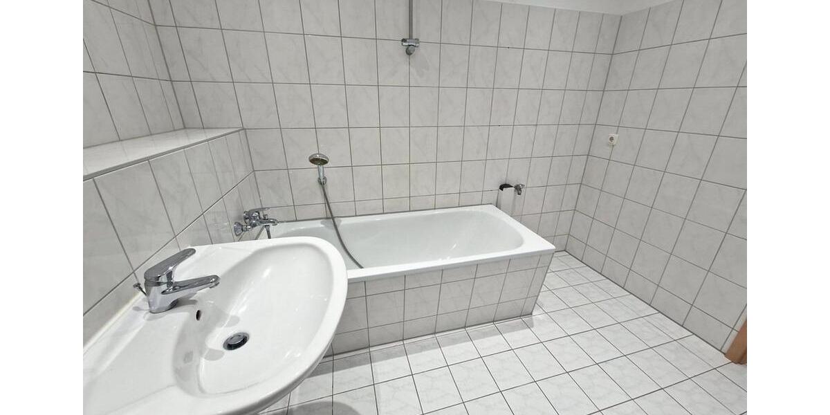 Dachgeschoßwohnung Merseburg - 2 Zimmer, 67 m&sup2;, 530&euro; | Angebot:26236506