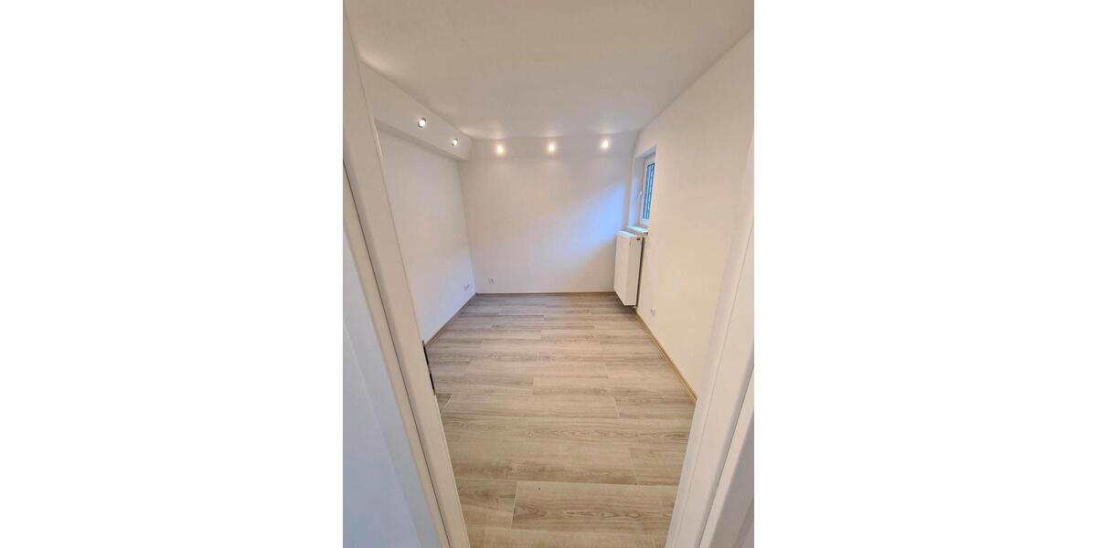 Etagenwohnung Lauterbach (Hessen) - 5 Zimmer, 133 m&sup2;, 750&euro; | Angebot:25837996
