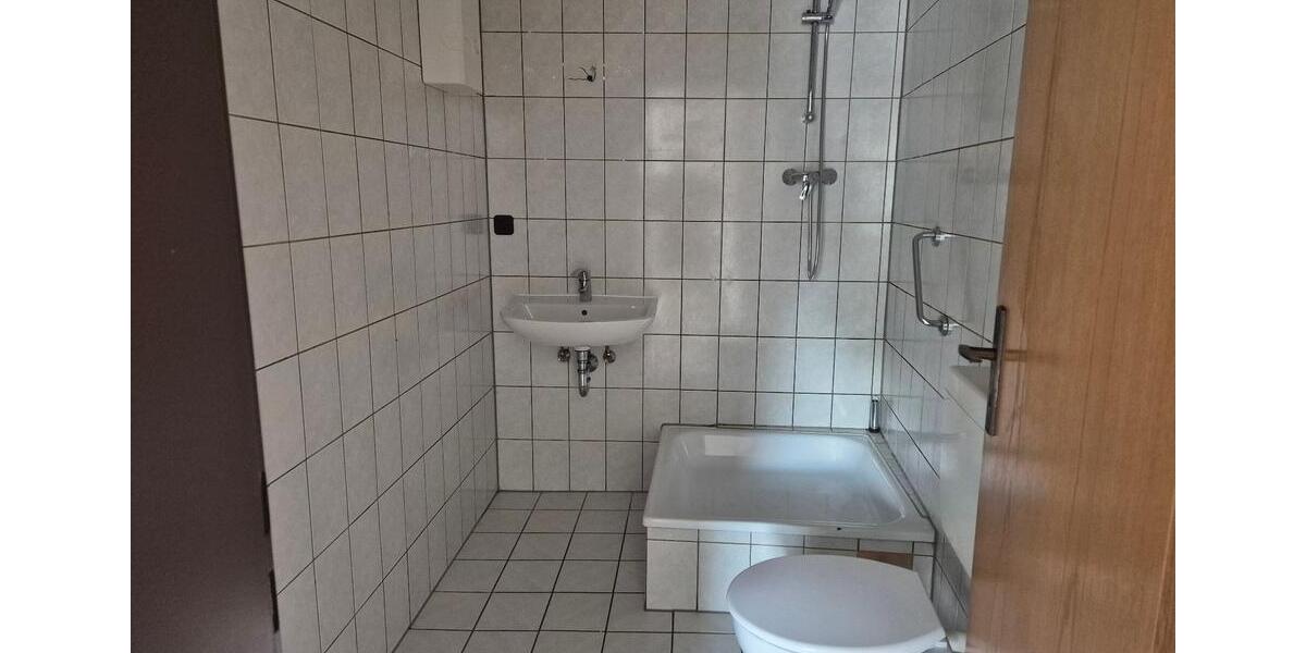Dachgeschoßwohnung Gummersbach Berstig Süd - 1.5 Zimmer, 35 m&sup2;, 375&euro; | Angebot:26439673