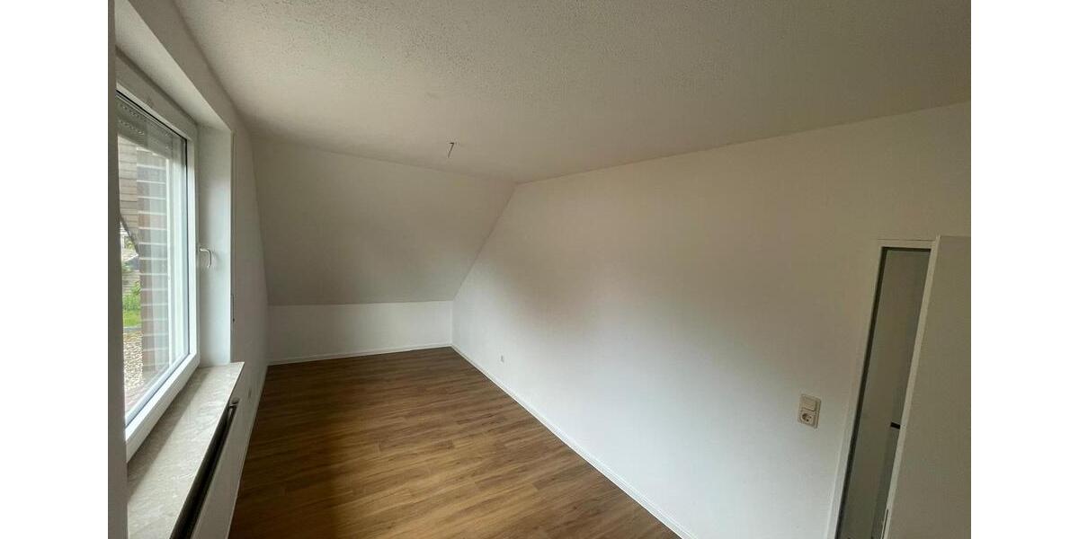 Doppelhaushälfte Papenburg - 4 Zimmer, 120 m&sup2;, 1.000&euro; | Angebot:25075760