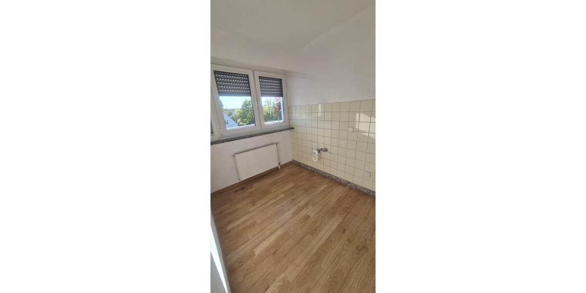 Dachgeschoßwohnung Neuwied - 3 Zimmer, 82 m&sup2;, 757&euro; | Angebot:26620367