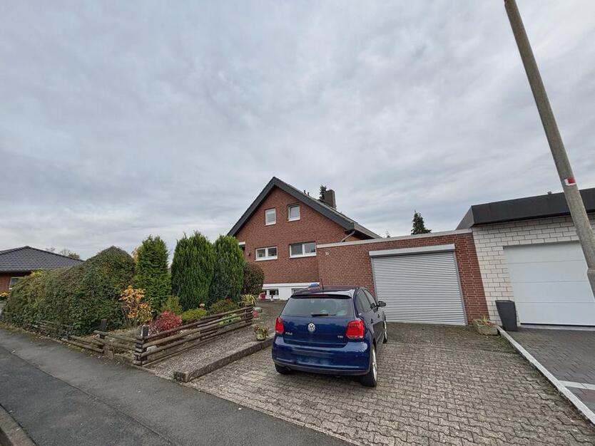 Helle, geräumige 2-Zimmer-Wohnung (76 m²) zimmer