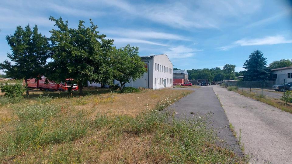 Halle & Büroräume zu vermieten