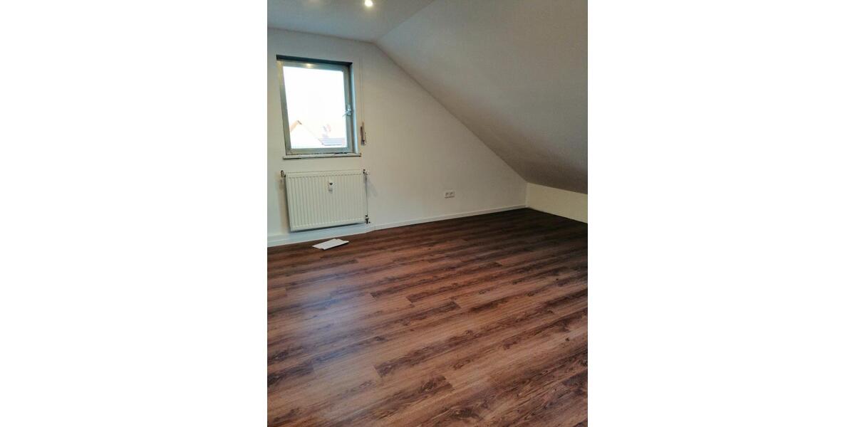 Dachgeschoßwohnung Rülzheim - 1 Zimmer, 60 m&sup2;, 600&euro; | Angebot:24522058