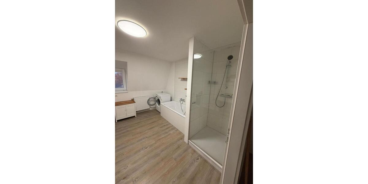 Dachgeschoßwohnung Südheide - 3 Zimmer, 140 m&sup2;, 930&euro; | Angebot:24676313