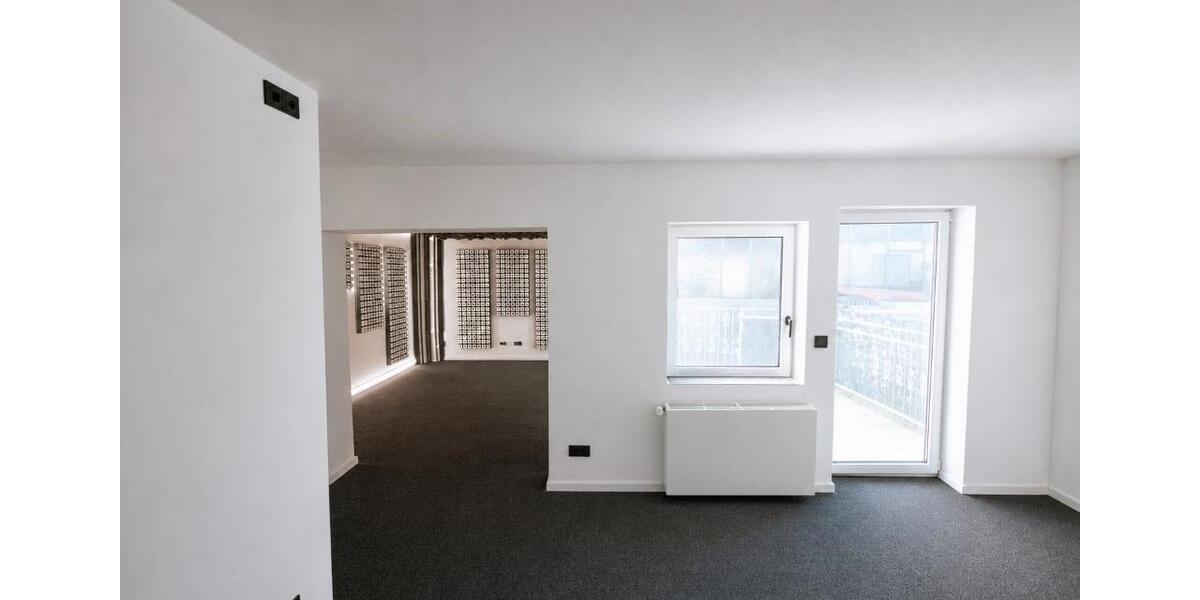 Einfamilienhaus Uffenheim - 7 Zimmer, 290 m&sup2;, 1.900&euro; | Angebot:26533256