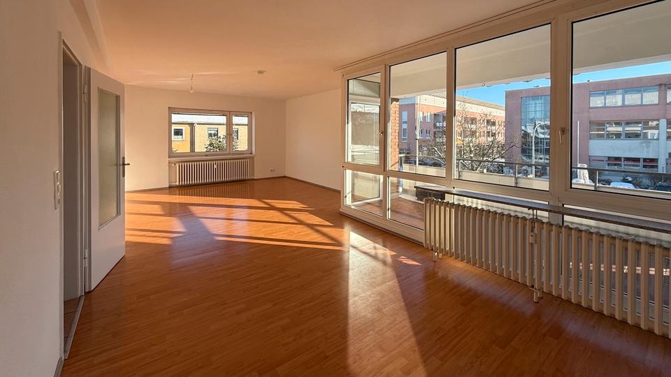 Geräumige Mietwohnung - 3 Zimmer, Balkon, Küche, Bad 3 zimmer