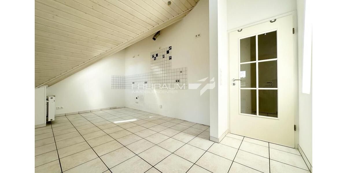 Dachgeschoßwohnung Neunkirchen - 3 Zimmer, 100 m&sup2;, 890&euro; | Angebot:21938623