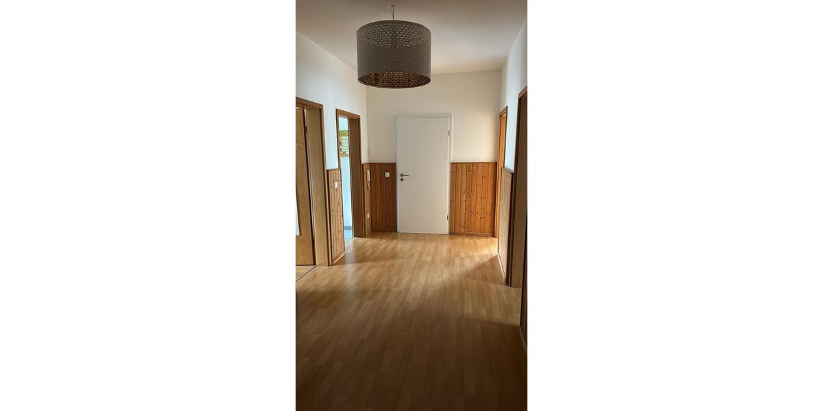 Erdgeschoßwohnung Elsenfeld - 3 Zimmer, 96 m&sup2;, 690&euro; | Angebot:24813564