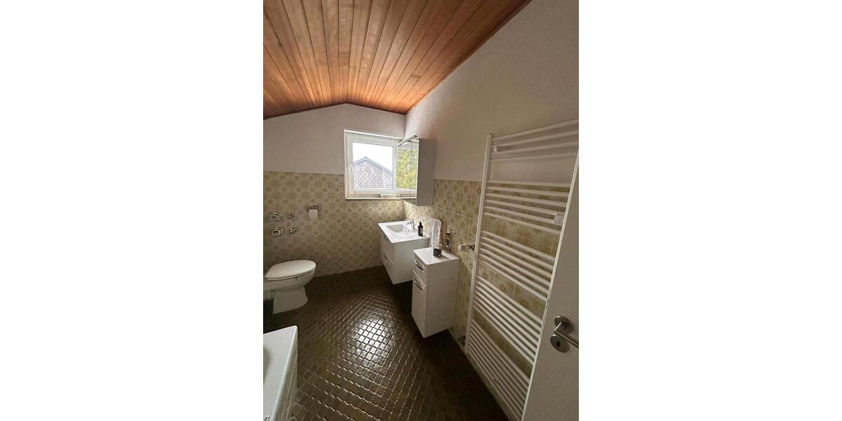 Dachgeschoßwohnung Willingen (Upland) - 2.5 Zimmer, 60 m&sup2;, 600&euro; | Angebot:25297857