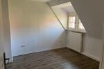 Individuelle 3-Zimmer-Dachgeschosswohnung in guter Wohnlage zimmer
