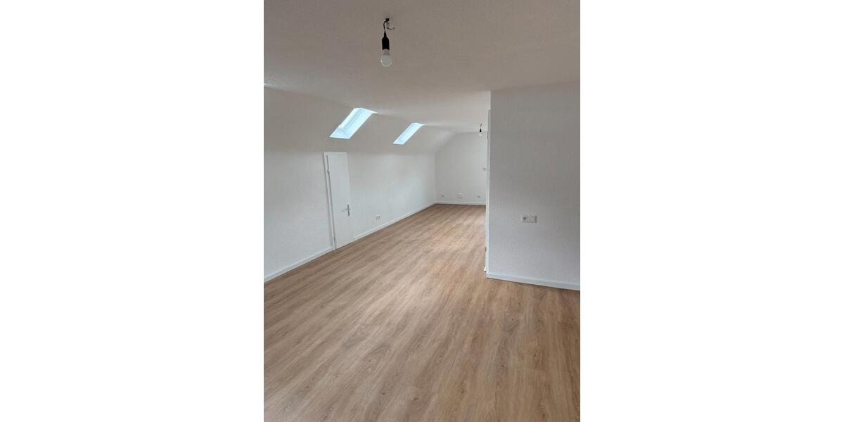 Dachgeschoßwohnung Niederwerrn - 1 Zimmer, 48 m&sup2;, 550&euro; | Angebot:26560562