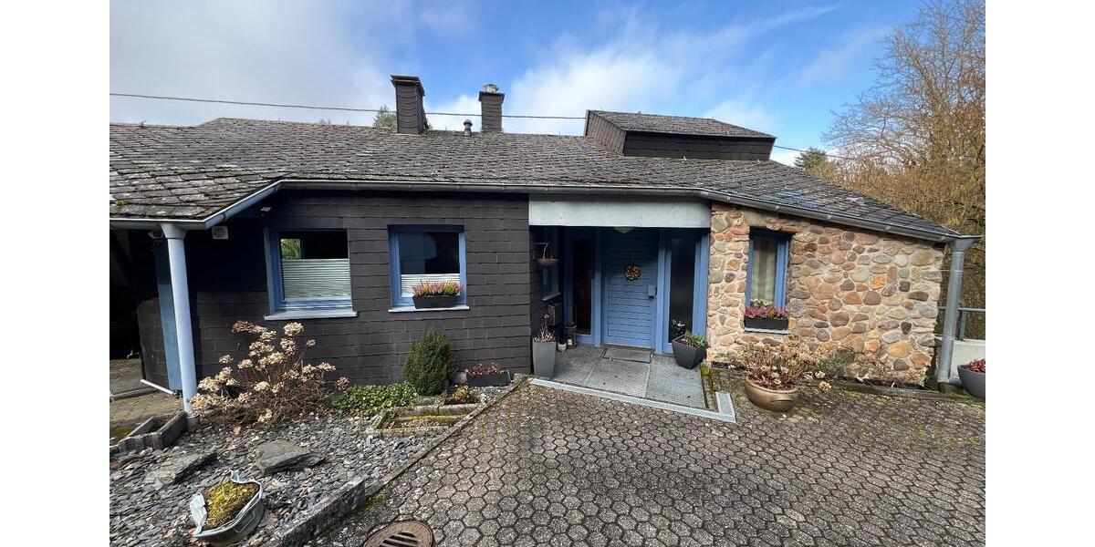 Etagenwohnung Idar-Oberstein Oberstein - 5 Zimmer, 195 m&sup2;, 1.200&euro; | Angebot:25253746