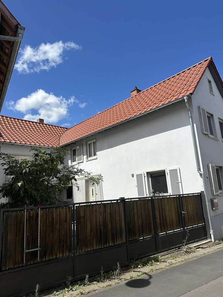 Haus zum Mieten in Ober-Mörlen 1.375 € 135 m²