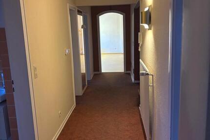 Wohnung Stadthagen - 6 Zimmer, 145 m&sup2;, 900&euro; | Angebot:24801342