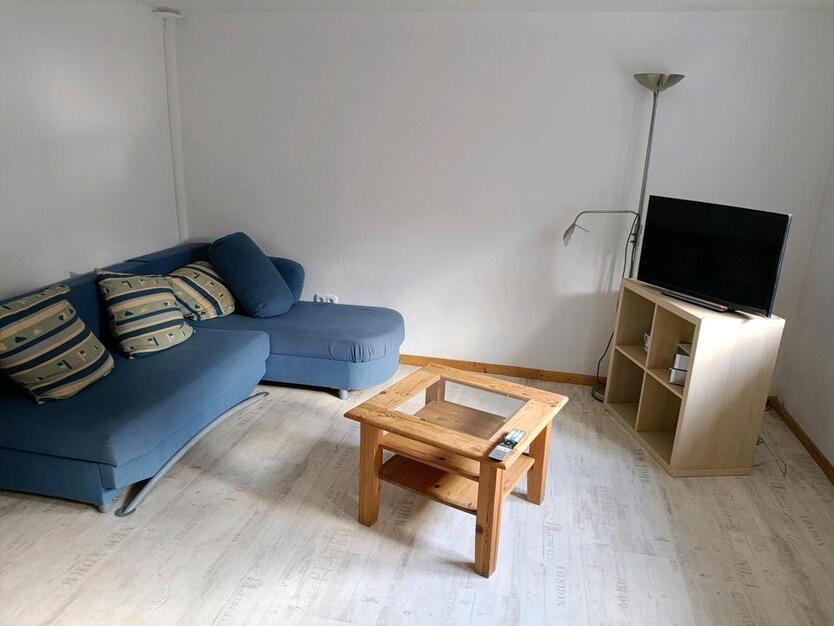 1 Zimmer Wohnung, Küche, Bad, Flur, möbliert, alles inkl. zimmer