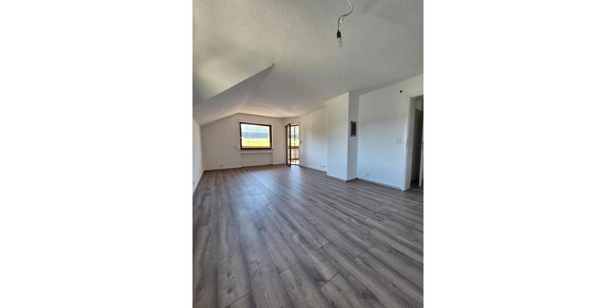 Dachgeschoßwohnung Seitingen-Oberflacht Oberflacht - 3 Zimmer, 87 m&sup2;, 850&euro; | Angebot:26346894